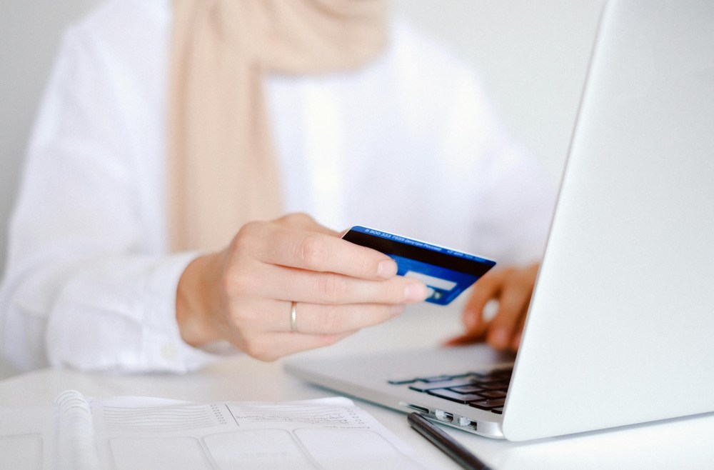 Imagen principal de 8 de cada 10 españoles son usuarios de banca online